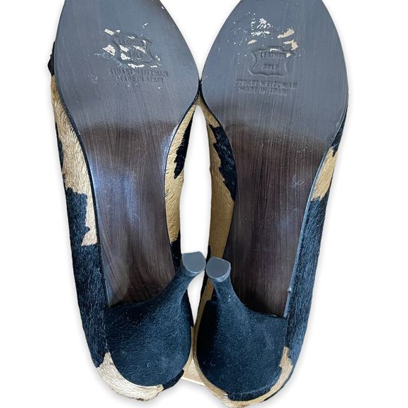 Stuart Weitzman Tan & Black Holstein Calf Hair Suede trim Round Toe Stiletto Hee - Picture 4 of 11